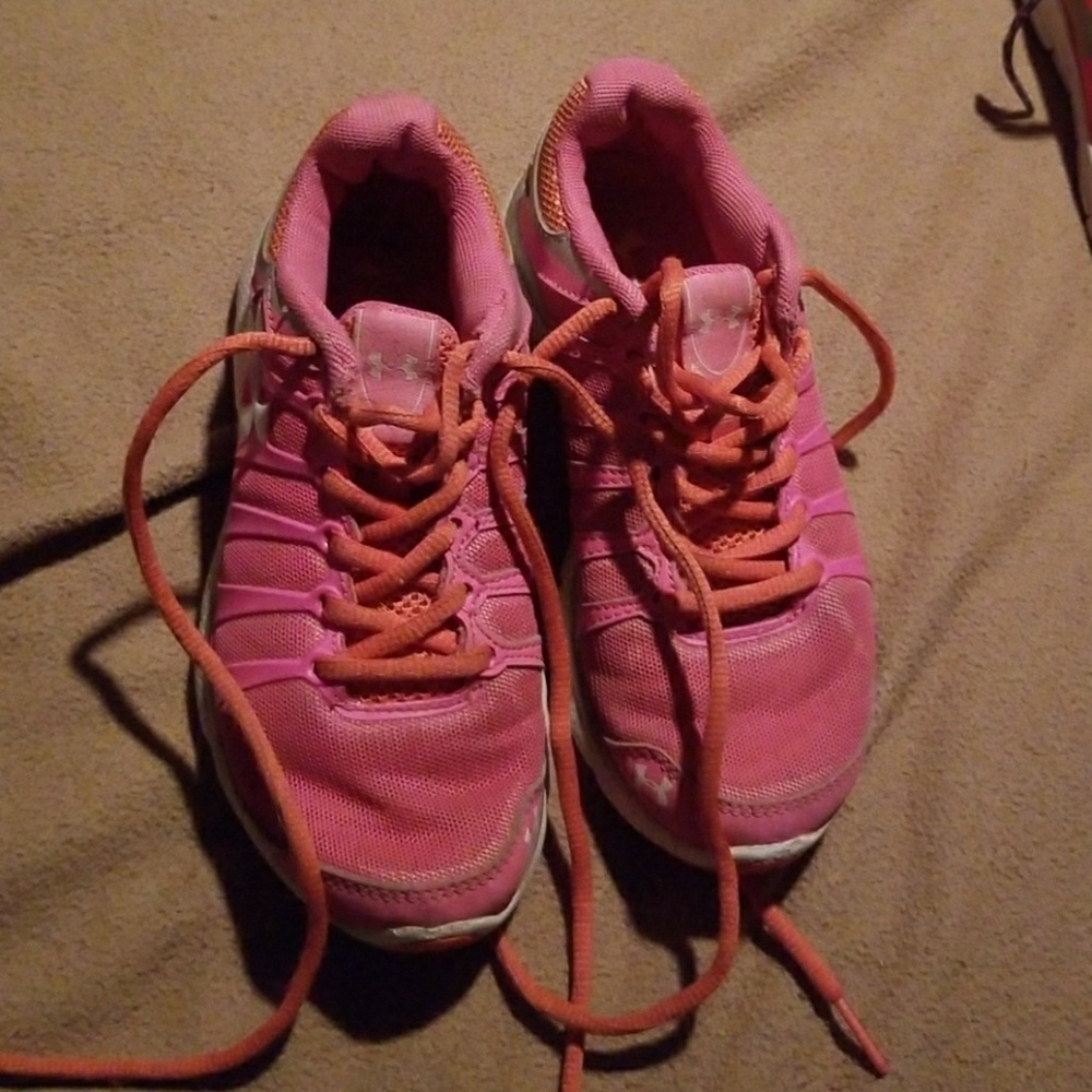 Girls under armour shoes size 13k